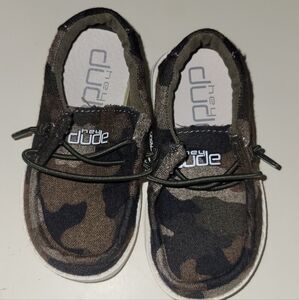 Hey Dude Kids Youth Camo Wally Shoes size 6